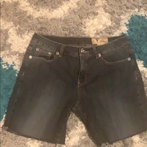 Size 8 preowned shorts